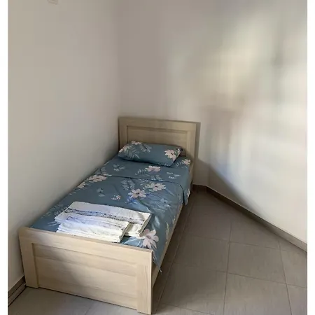 Lena * Vlorë